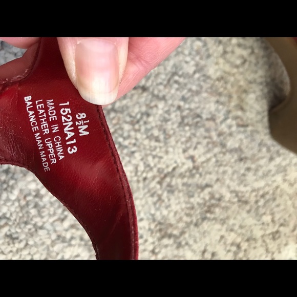 Red casual shoe - Picture 2 of 4